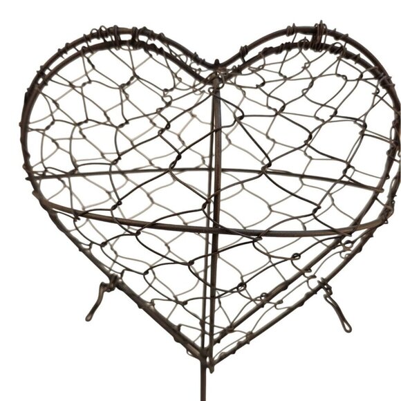 Heart-Shaped Wire Display Stand For Succulent Plants Or Home Garden Cottage Deco - Picture 2 of 6